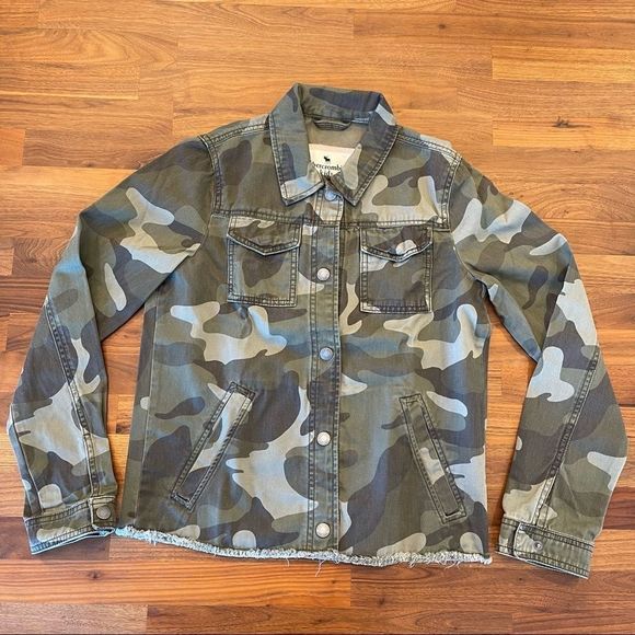 abercrombie kids Other - 🍋 Abercrombie Kids • Unisex Long Sleeve Buttoned Green Camo Jacket